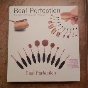 Makeup Real Perfection Brush Set Poshmark